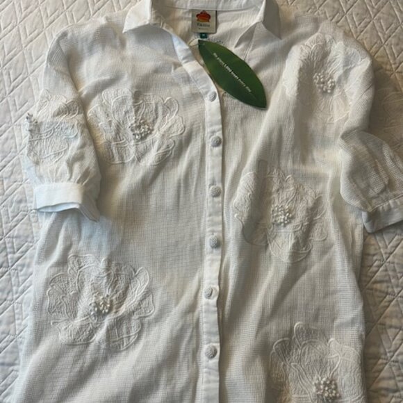 FARM RIO Embroidered Blouse with Appliques and Beaded Buttons - Picture 4 of 9